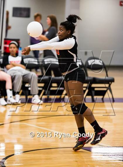 Thumbnail 2 in Nettleton vs Northside (Fayetteville Volleyball Challenge) photogallery.