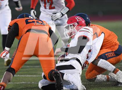 Thumbnail 1 in Lancaster vs. Bennett/Olmsted/Middle Early College/East photogallery.