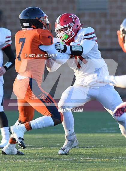 Thumbnail 1 in Lancaster vs. Bennett/Olmsted/Middle Early College/East photogallery.