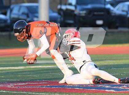 Thumbnail 3 in Lancaster vs. Bennett/Olmsted/Middle Early College/East photogallery.
