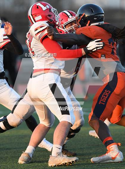 Thumbnail 2 in Lancaster vs. Bennett/Olmsted/Middle Early College/East photogallery.