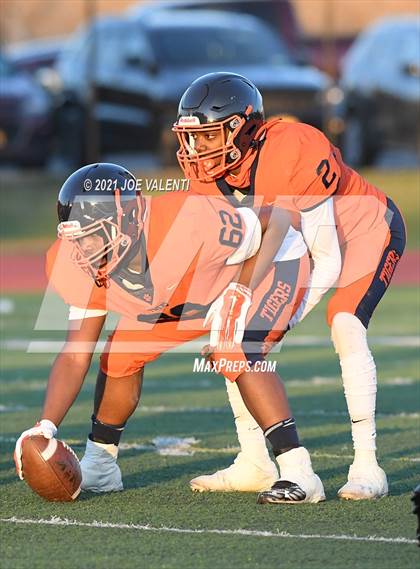 Thumbnail 1 in Lancaster vs. Bennett/Olmsted/Middle Early College/East photogallery.