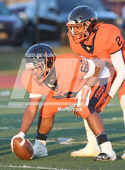 Thumbnail 3 in Lancaster vs. Bennett/Olmsted/Middle Early College/East photogallery.