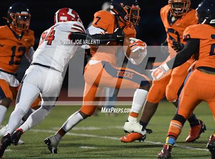 Thumbnail 3 in Lancaster vs. Bennett/Olmsted/Middle Early College/East photogallery.