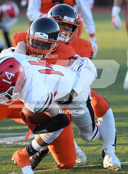 Thumbnail 3 in Lancaster vs. Bennett/Olmsted/Middle Early College/East photogallery.