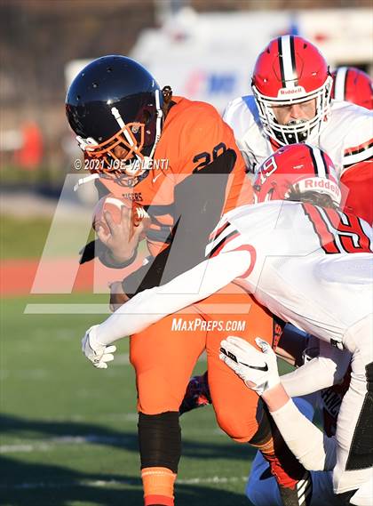 Thumbnail 3 in Lancaster vs. Bennett/Olmsted/Middle Early College/East photogallery.