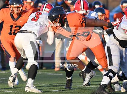 Thumbnail 1 in Lancaster vs. Bennett/Olmsted/Middle Early College/East photogallery.