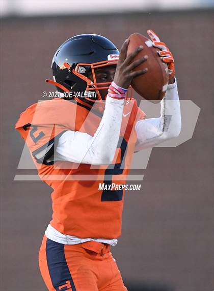 Thumbnail 2 in Lancaster vs. Bennett/Olmsted/Middle Early College/East photogallery.