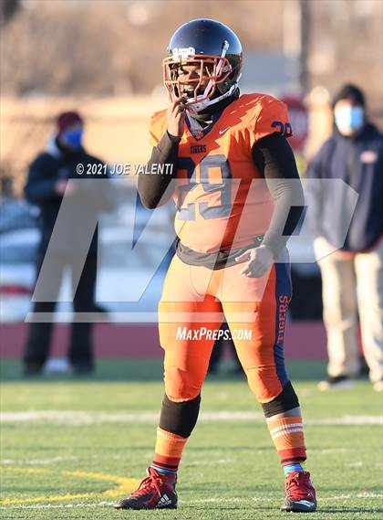 Thumbnail 2 in Lancaster vs. Bennett/Olmsted/Middle Early College/East photogallery.