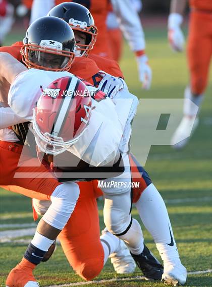 Thumbnail 2 in Lancaster vs. Bennett/Olmsted/Middle Early College/East photogallery.