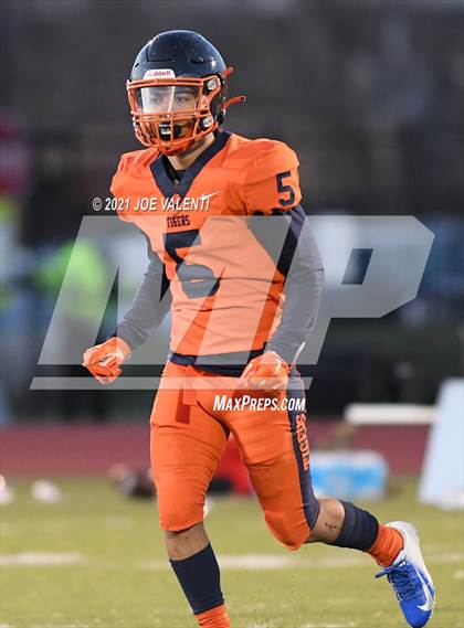 Thumbnail 3 in Lancaster vs. Bennett/Olmsted/Middle Early College/East photogallery.