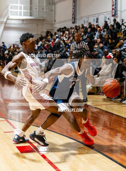 Thumbnail 1 in Sidwell Friends vs. Clinton Grace Christian (Capital Hoops Mayhem on Military) photogallery.