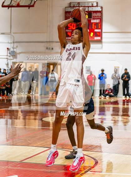 Thumbnail 2 in Sidwell Friends vs. Clinton Grace Christian (Capital Hoops Mayhem on Military) photogallery.