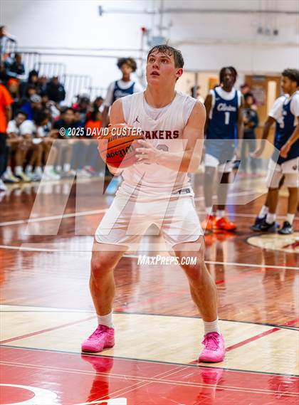 Thumbnail 2 in Sidwell Friends vs. Clinton Grace Christian (Capital Hoops Mayhem on Military) photogallery.