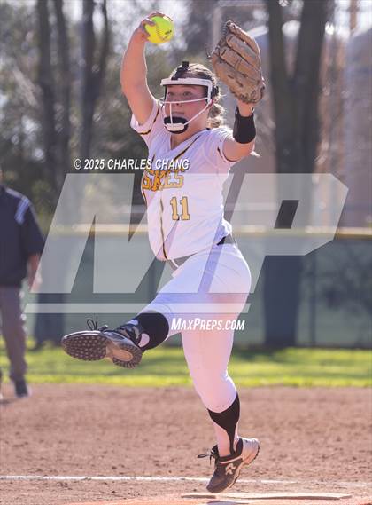 Thumbnail 2 in Ceres vs. Hughson (Bill Evans Memorial) photogallery.