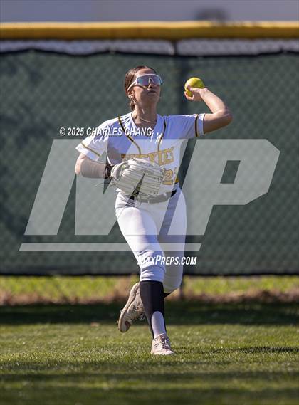 Thumbnail 1 in Ceres vs. Hughson (Bill Evans Memorial) photogallery.