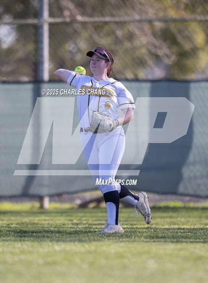 Thumbnail 2 in Ceres vs. Hughson (Bill Evans Memorial) photogallery.