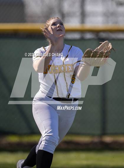 Thumbnail 2 in Ceres vs. Hughson (Bill Evans Memorial) photogallery.