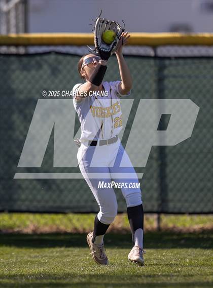 Thumbnail 2 in Ceres vs. Hughson (Bill Evans Memorial) photogallery.