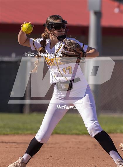 Thumbnail 1 in Ceres vs. Hughson (Bill Evans Memorial) photogallery.