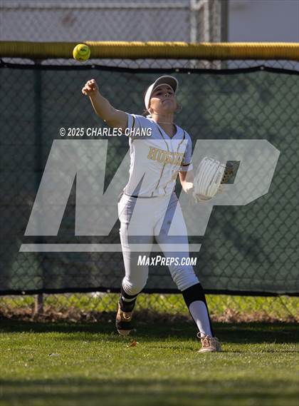 Thumbnail 2 in Ceres vs. Hughson (Bill Evans Memorial) photogallery.