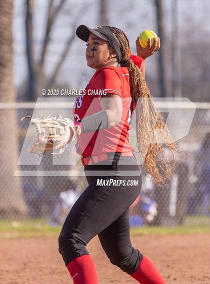 Thumbnail 2 in Ceres vs. Hughson (Bill Evans Memorial) photogallery.