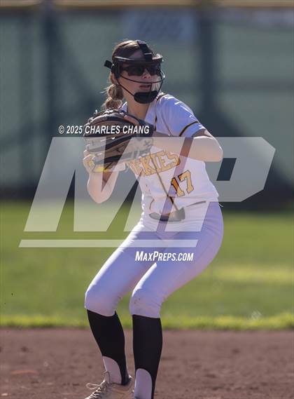 Thumbnail 3 in Ceres vs. Hughson (Bill Evans Memorial) photogallery.