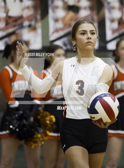 Thumbnail 2 in Grand Saline vs Mineola photogallery.