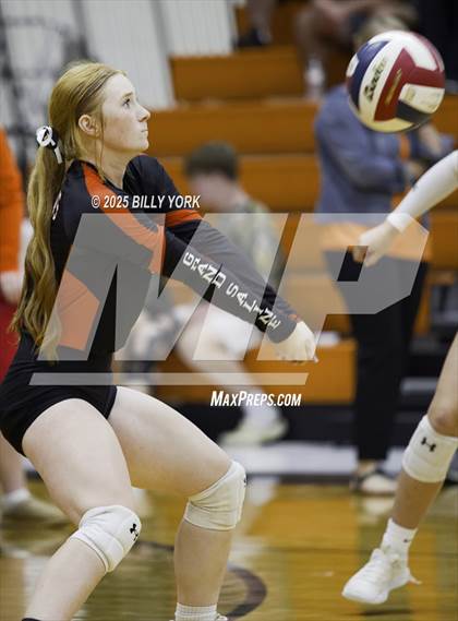 Thumbnail 1 in Grand Saline vs Mineola photogallery.