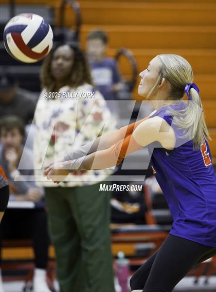 Thumbnail 2 in Grand Saline vs Mineola photogallery.