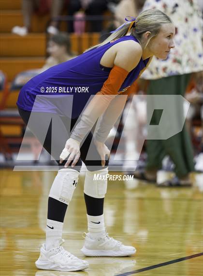 Thumbnail 3 in Grand Saline vs Mineola photogallery.