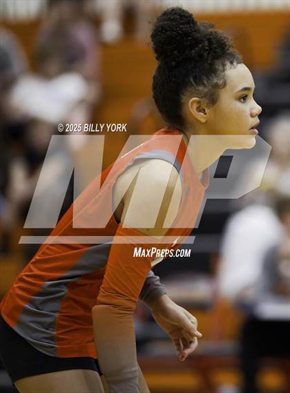 Thumbnail 3 in Grand Saline vs Mineola photogallery.
