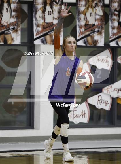 Thumbnail 1 in Grand Saline vs Mineola photogallery.