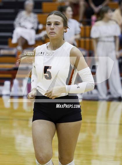Thumbnail 2 in Grand Saline vs Mineola photogallery.