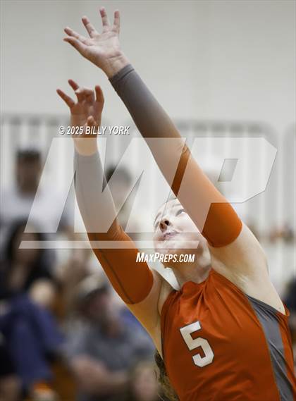 Thumbnail 3 in Grand Saline vs Mineola photogallery.
