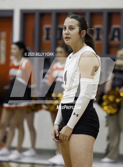 Thumbnail 3 in Grand Saline vs Mineola photogallery.