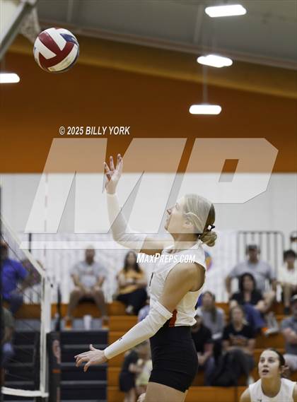 Thumbnail 3 in Grand Saline vs Mineola photogallery.