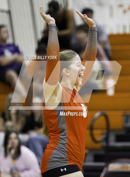 Thumbnail 3 in Grand Saline vs Mineola photogallery.