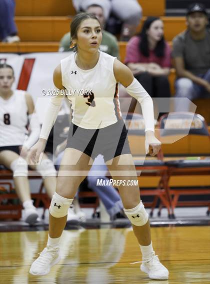 Thumbnail 3 in Grand Saline vs Mineola photogallery.