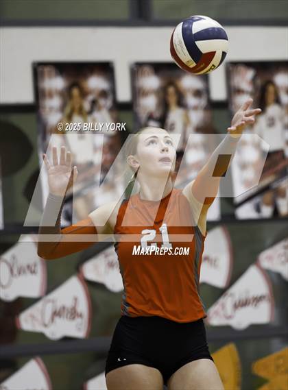 Thumbnail 3 in Grand Saline vs Mineola photogallery.