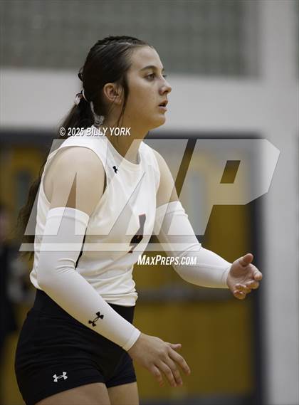 Thumbnail 3 in Grand Saline vs Mineola photogallery.