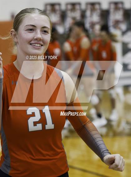 Thumbnail 3 in Grand Saline vs Mineola photogallery.