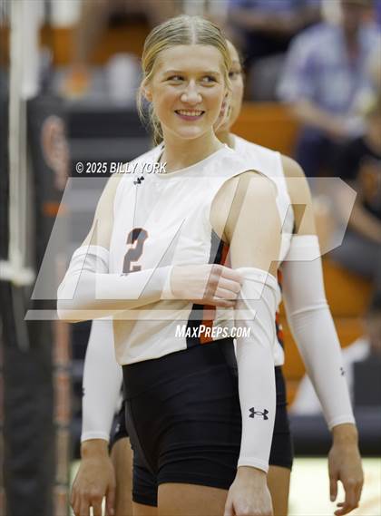 Thumbnail 2 in Grand Saline vs Mineola photogallery.