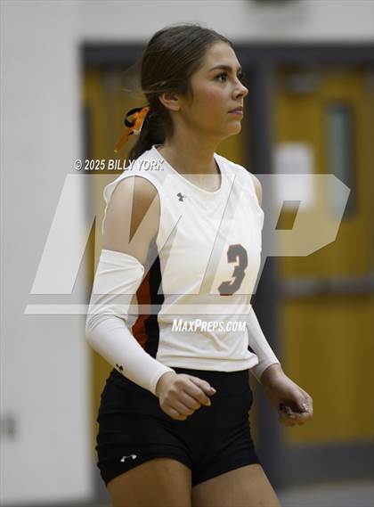 Thumbnail 2 in Grand Saline vs Mineola photogallery.