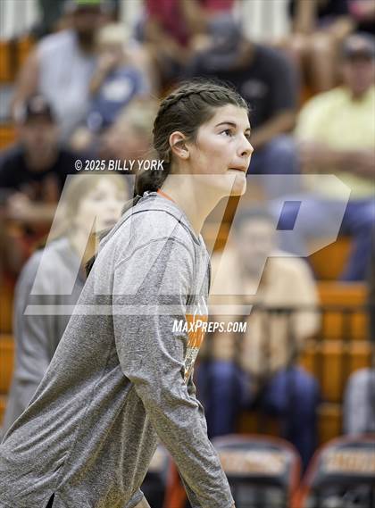 Thumbnail 2 in Grand Saline vs Mineola photogallery.