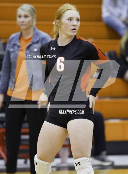 Thumbnail 2 in Grand Saline vs Mineola photogallery.