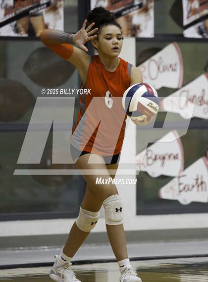 Thumbnail 2 in Grand Saline vs Mineola photogallery.