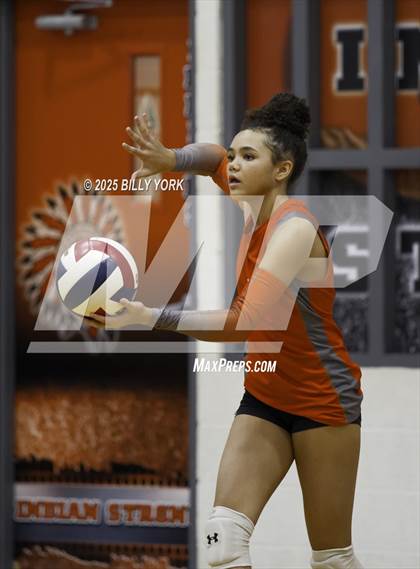 Thumbnail 2 in Grand Saline vs Mineola photogallery.