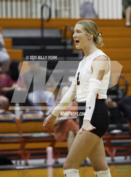 Thumbnail 1 in Grand Saline vs Mineola photogallery.