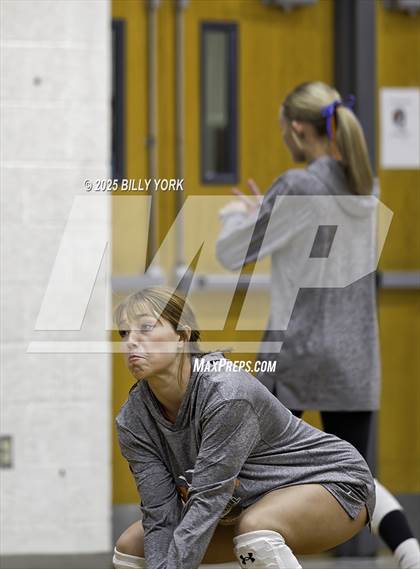 Thumbnail 3 in Grand Saline vs Mineola photogallery.